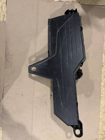 Корпус повітряного фільтра 13718578650 BMW