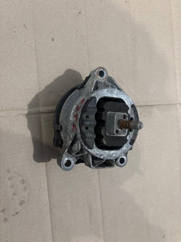 Ліва подушка двигуна 22116850481 BMW