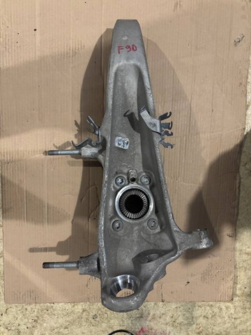 Цапфа поворотного кулака 31107857011 BMW