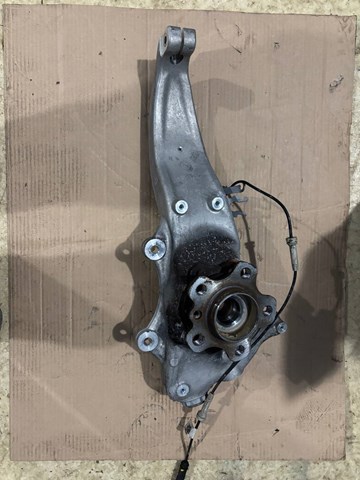 Кулак поворотний передній правий 31206884386 BMW