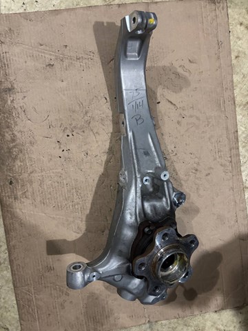 Кулак поворотний передній лівий 31216876655 BMW