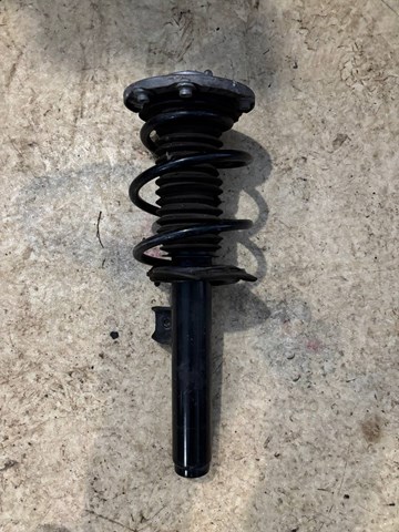 Стійка передня права 31316883324 BMW