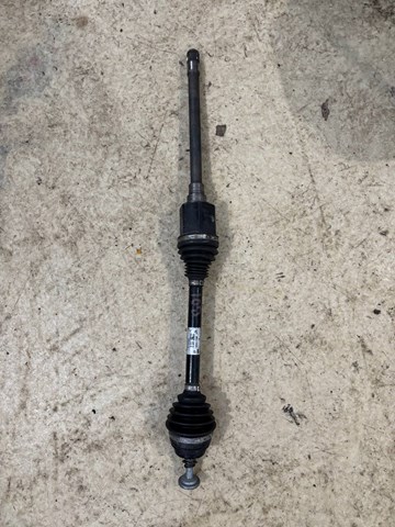 Піввісь передня, права 31608687782 BMW