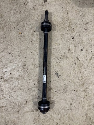 Піввісь задня, права 33208695488 BMW
