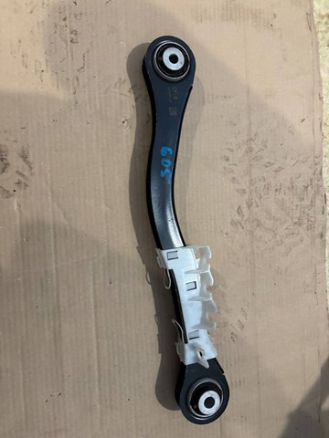 Балансир задній нижній, правий 33306878030 BMW