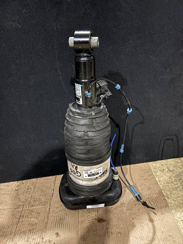 Стійка задня права 37106869038 BMW