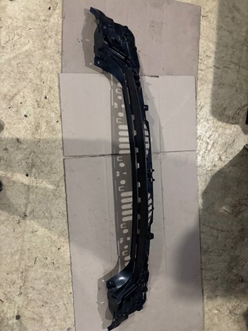 Кронштейн бампера заднього, центральний 51127183883 BMW