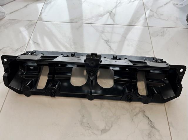 Кронштейн бампера заднього, центральний 51127420650 BMW