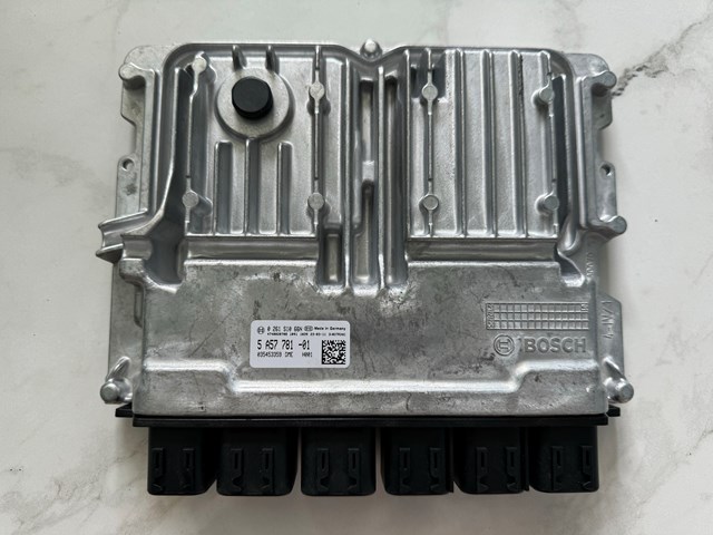 Комп'ютер двигуна 5A57781 BMW