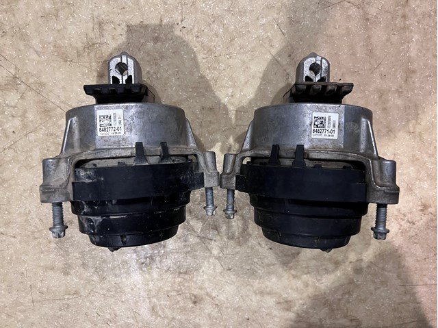 Ліва подушка двигуна 8482771 BMW