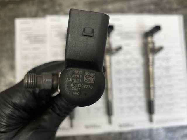 Форсунка вприску палива 03L130277B KISMET DIESEL
