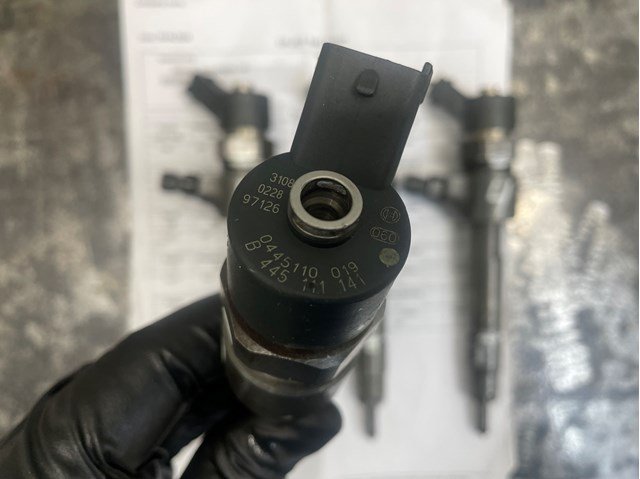 Форсунка паливна 0445110019 BOSCH