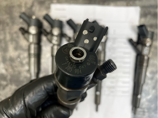 Форсунка вприску палива 0445110047 BOSCH