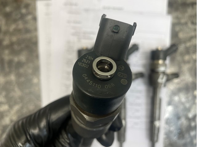 Форсунки електромагнітні 0445110068 BOSCH
