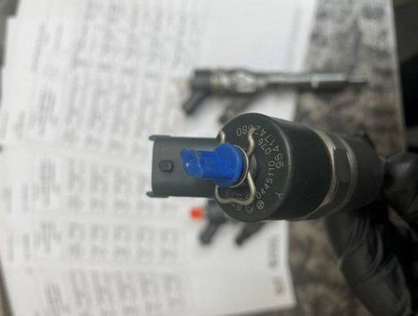 Форсунка вприску палива 0445110076 FIAT