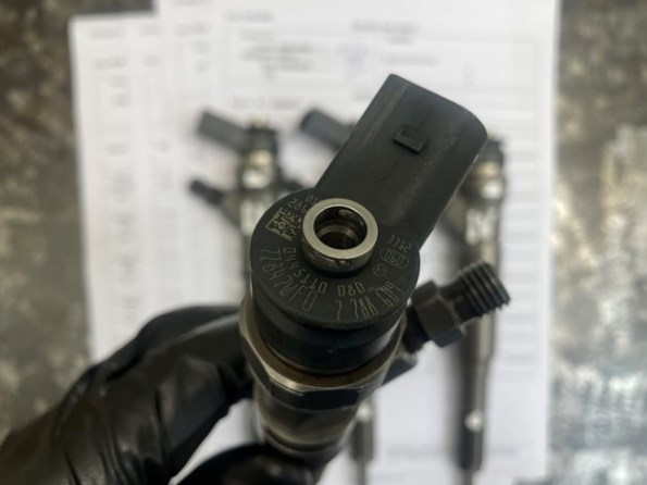 Форсунка вприску палива 0445110080 BMW