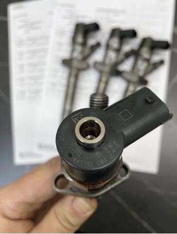 Форсунки електромагнітні 0445110084 BOSCH