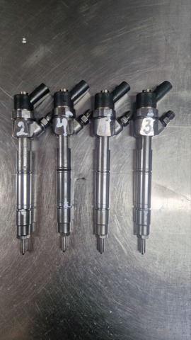 Форсунка паливна 0445110090 BOSCH