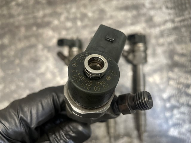 Форсунка паливна 0445110096 BOSCH