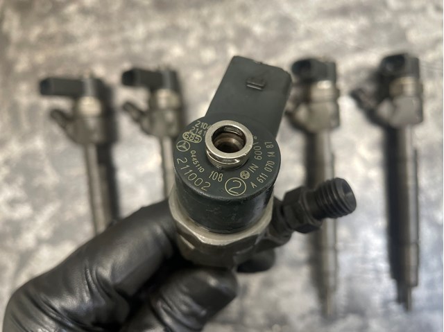 Форсунка вприску палива 0445110108 BOSCH