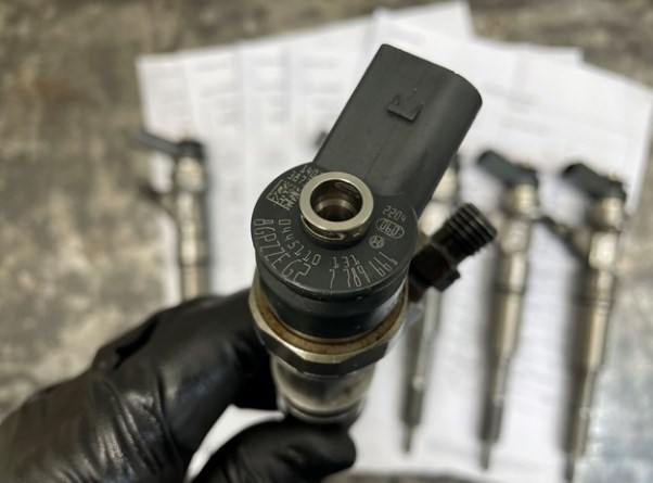 Форсунка вприску палива 0445110131 BMW