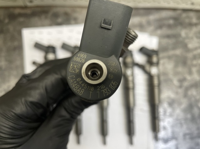 Форсунка паливна 0445110216 BOSCH