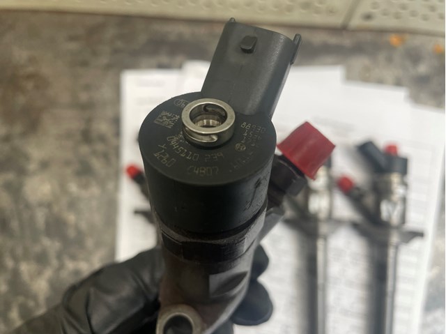 Форсунка інжектора 0445110239 BOSCH