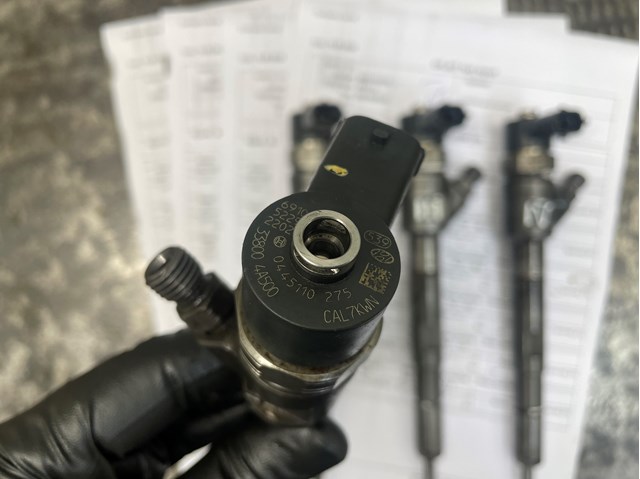 Форсунка інжектора 0445110275 BOSCH