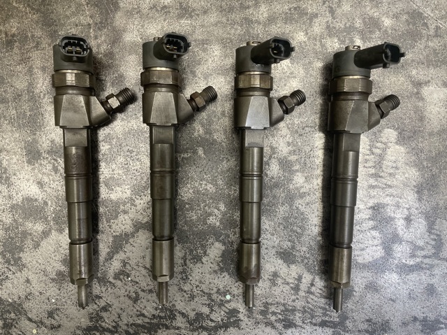 Форсунка паливна 0445110299 BOSCH