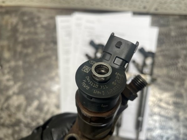 Форсунка паливна 0445110311 PEUGEOT