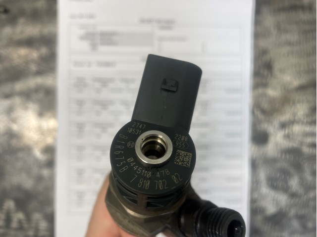 Форсунка дизельна в зборі, розпилювач + тримач 0445110478 BOSCH