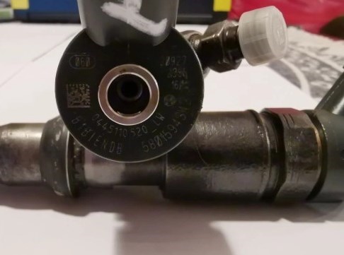 Форсунка паливна 0445110520 BOSCH