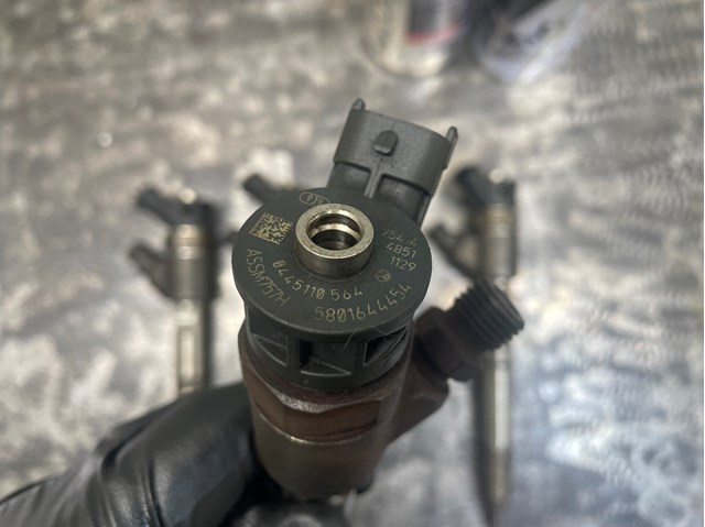 Форсунка вприску палива 0445110564 BOSCH