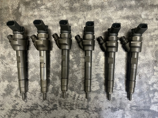 Форсунки електромагнітні 0445110595 BOSCH