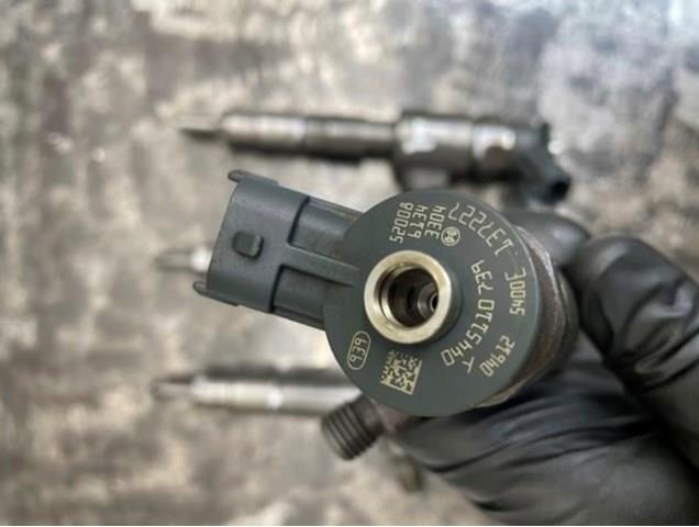 Форсунка паливна 0445110739 BOSCH