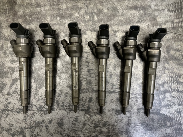 Форсунка паливна 0445110743 BOSCH