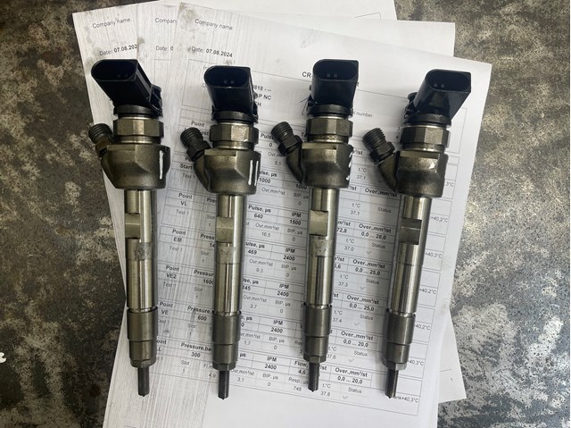 Форсунки електромагнітні 0445110818 BOSCH