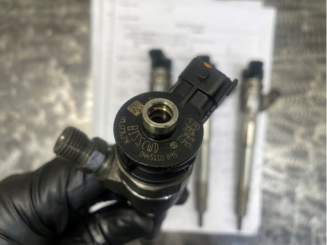 Форсунки електромагнітні 0445110895 BOSCH