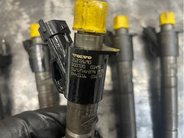 Форсунка паливна 0445116016 BOSCH