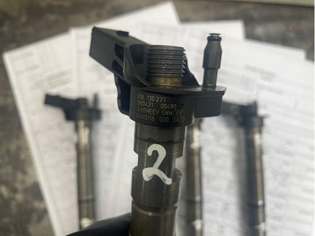 Форсунка дизельна в зборі, розпилювач + тримач 0445116030 BOSCH