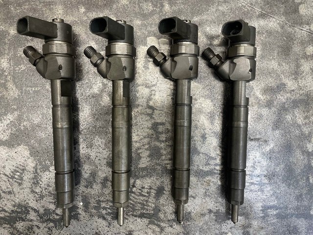 Форсунка паливна 0986435004 BOSCH