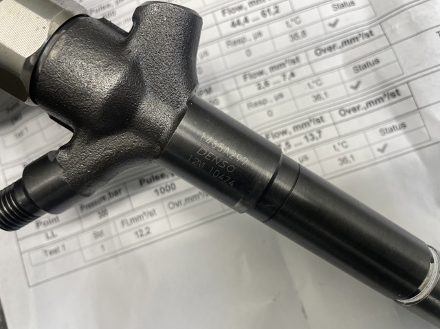 Форсунка вприску палива 1465A297 DENSO