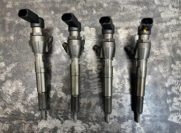 Форсунка паливна 166006212R NISSAN