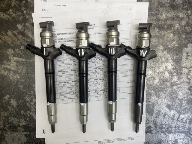 Форсунки електромагнітні 236700R180 TOYOTA