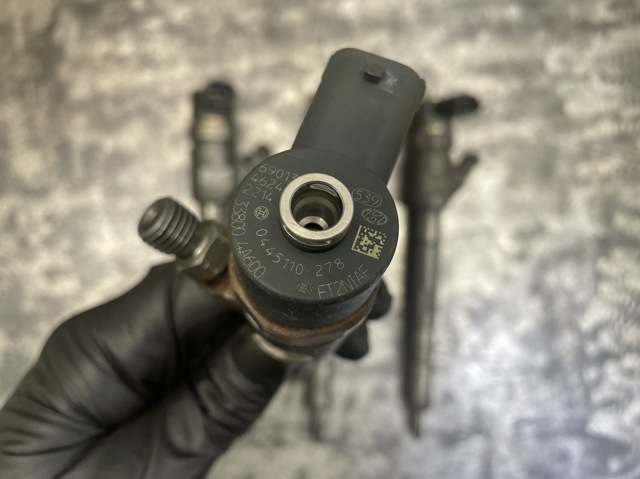 Форсунки електромагнітні 338004A600 BOSCH