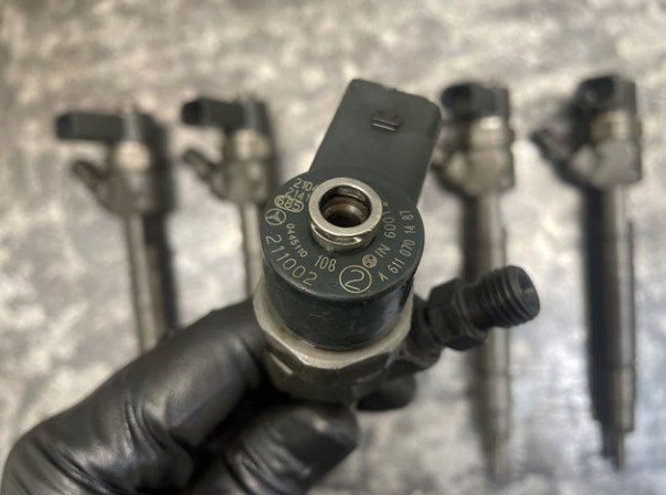 Форсунка паливна 445110108 MERCEDES