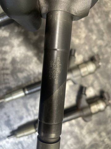 Форсунка паливна 6C1Q9K546BB DENSO