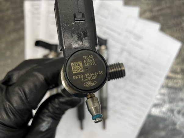 Форсунка дизельна в зборі, розпилювач + тримач GK2Q9K546AC FORD