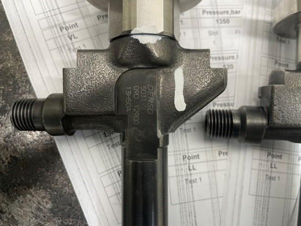 Форсунка дизельна в зборі, розпилювач + тримач RF5C13H50A MAZDA