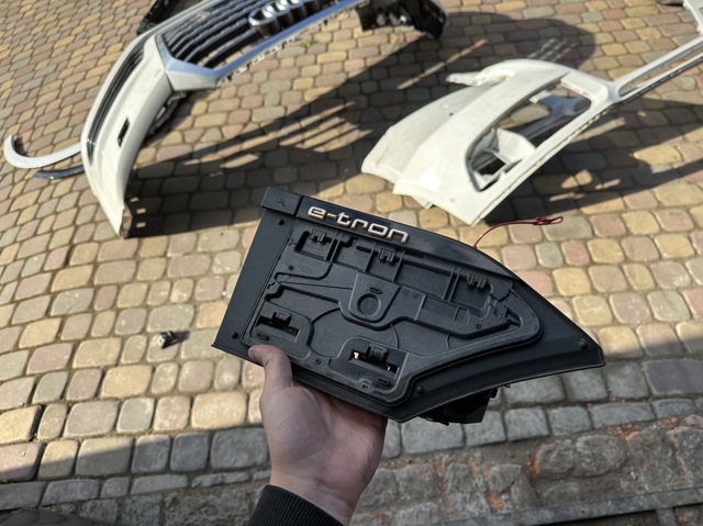 Горловина бензобака 4KE810002B VAG